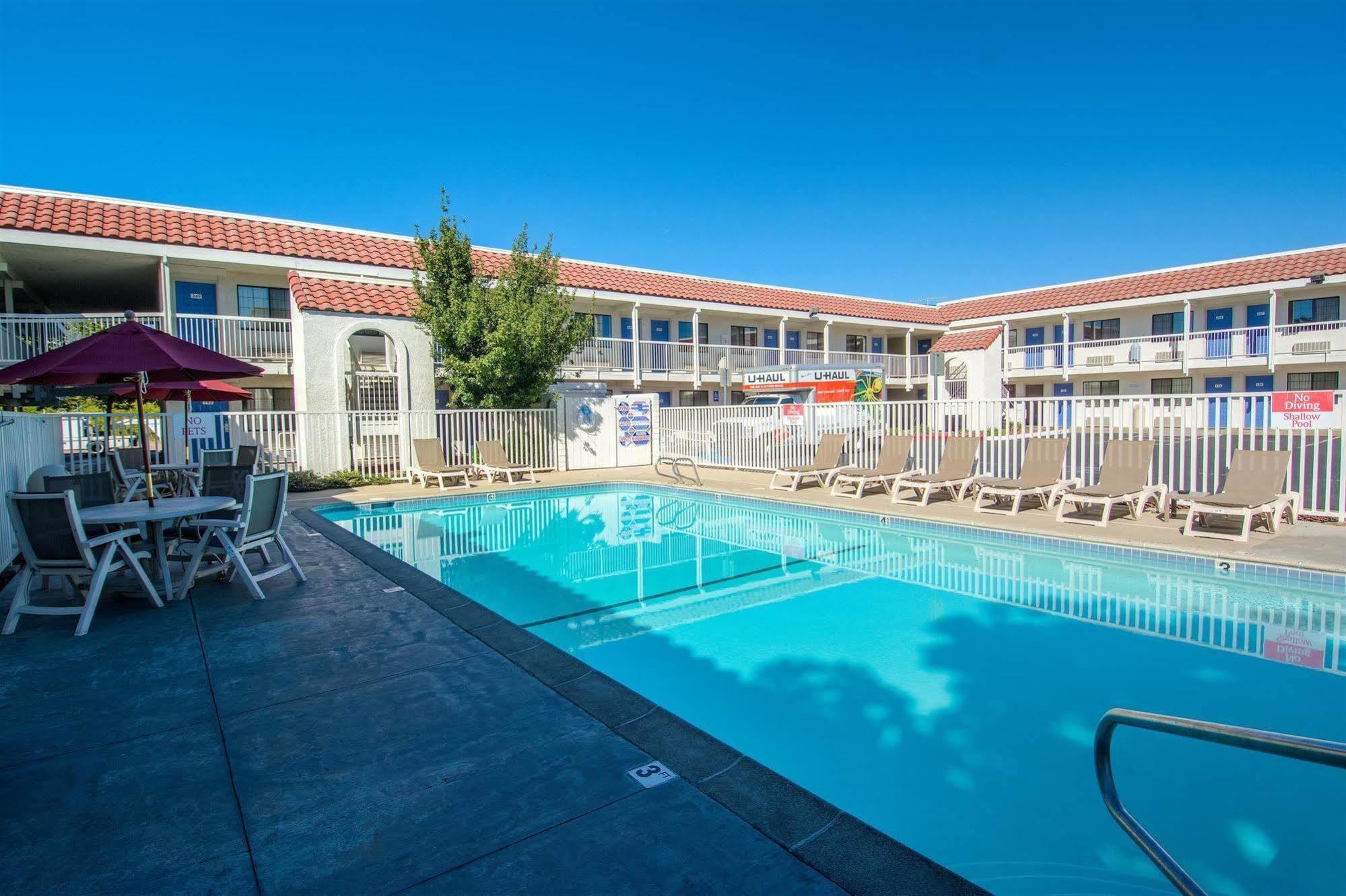 Motel 6-Redding, Ca - South Esterno foto